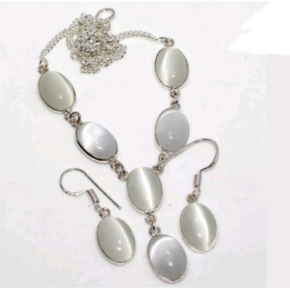 Hand Crafted Jewelry - WHITE MONALISA crystal Set earrings & necklace